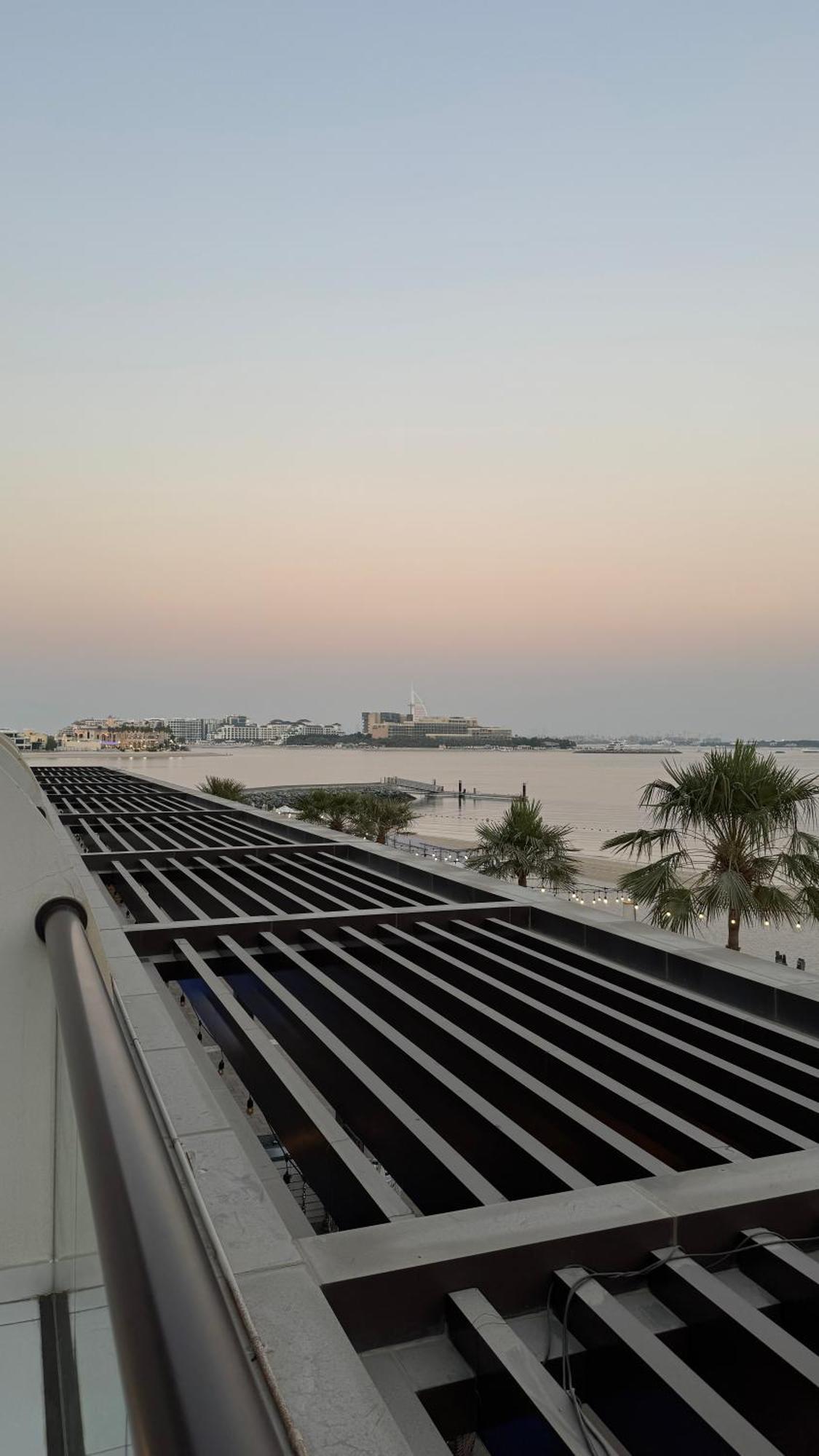 Dimorelux Dubai Buitenkant foto